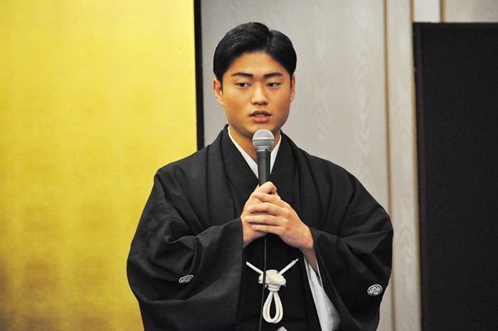 「博多座の襲名公演では、兄（橋之助）と一緒に『車引』の桜丸をを演らせていただいたのが一番印象に残っています」と語る福之助。