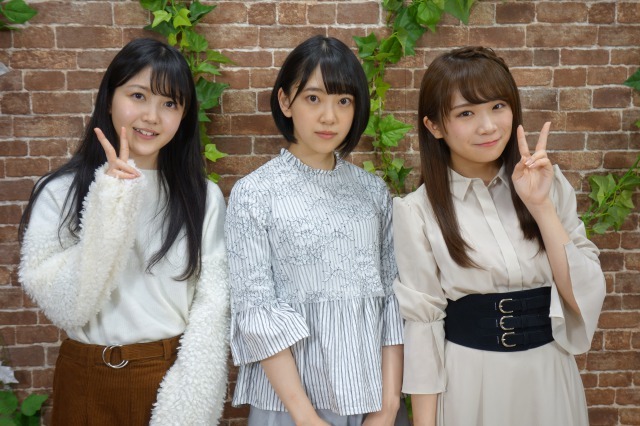 左から、久保史緒里、堀未央奈、秋元真夏、