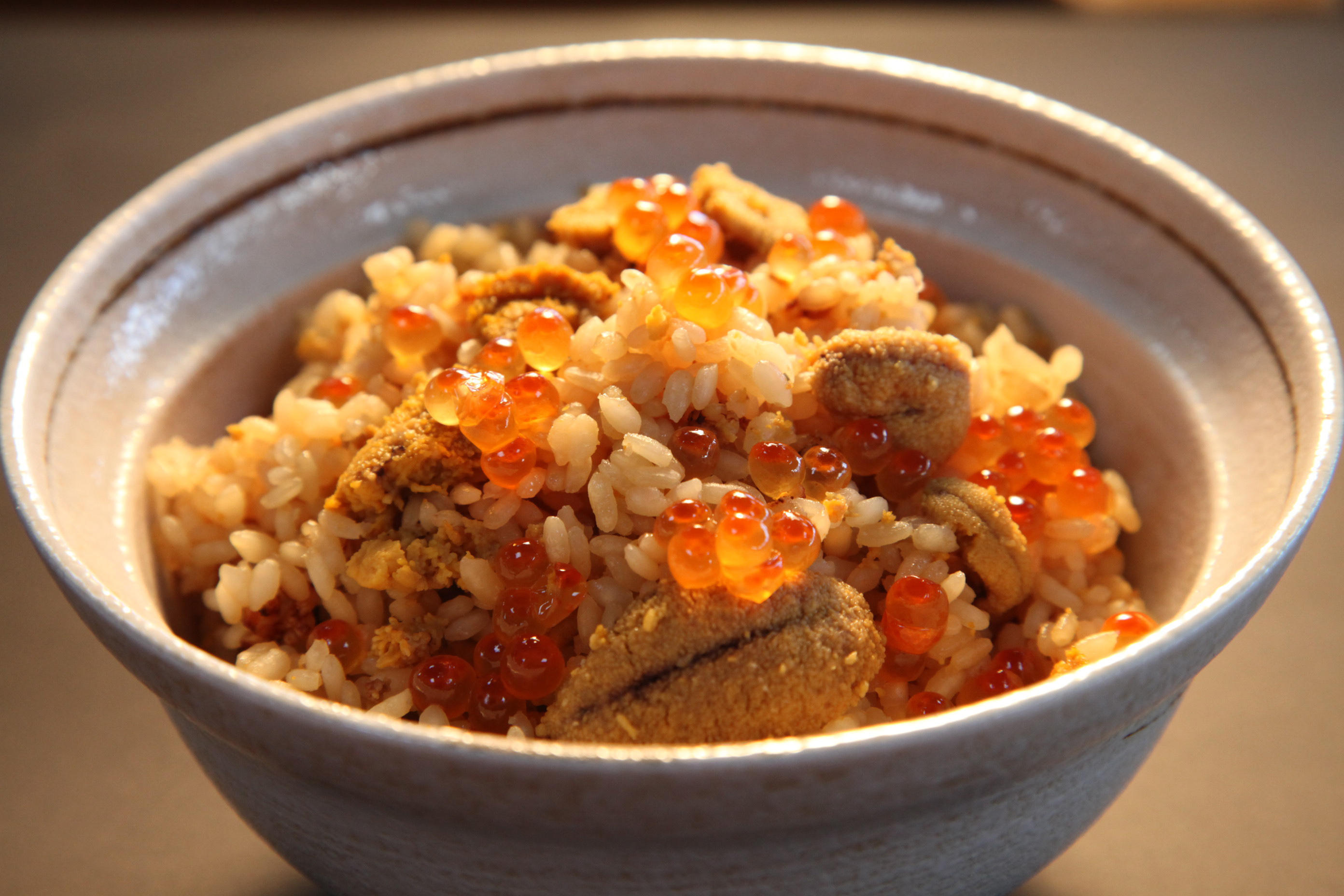 「うにめし丼」(北海道)