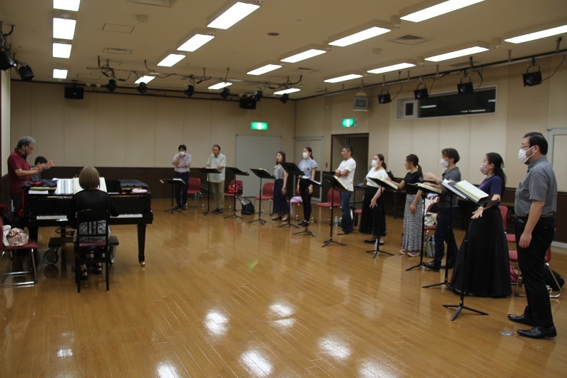 二日目組の歌稽古の様子