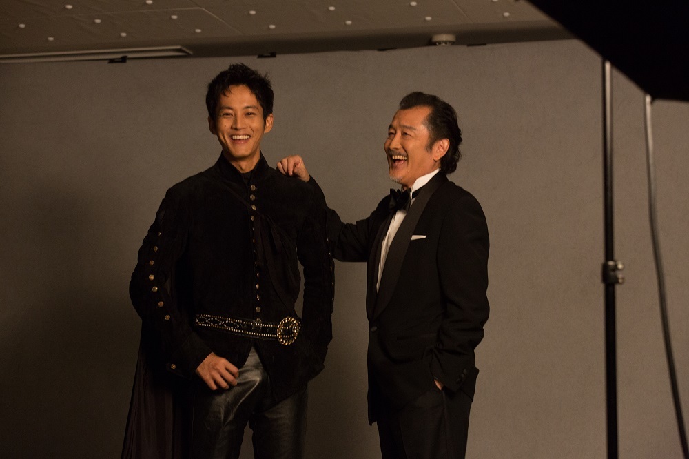 （右から）吉田鋼太郎、松坂桃李