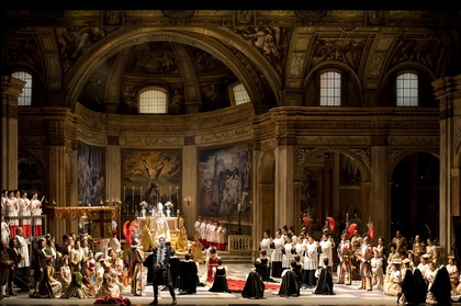 新国立劇場、運命に翻弄される歌姫トスカと画家カヴァラドッシの愛と悲劇を描いた傑作オペラ『トスカ』を上演