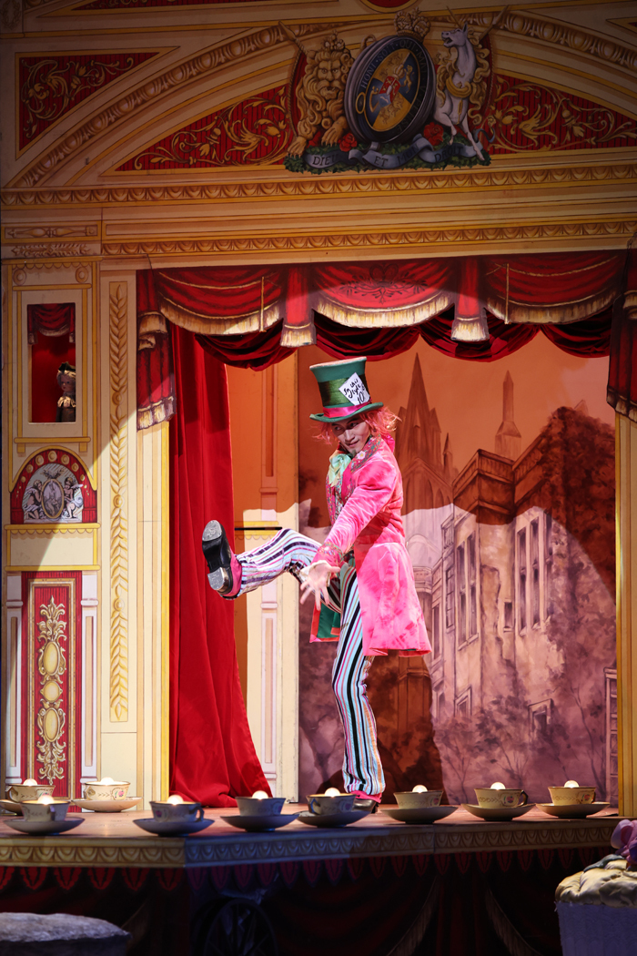 Alice’s Adventures in Wonderland© by Christopher Wheeldon  （撮影：長谷川清徳）