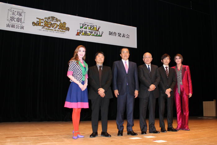 左から実咲凛音、中村暁、小川友次、浅田次郎、田渕大輔、朝夏まなと
