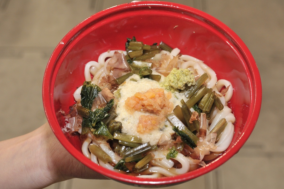 大辛わさび丸ごと根っ辛うどん