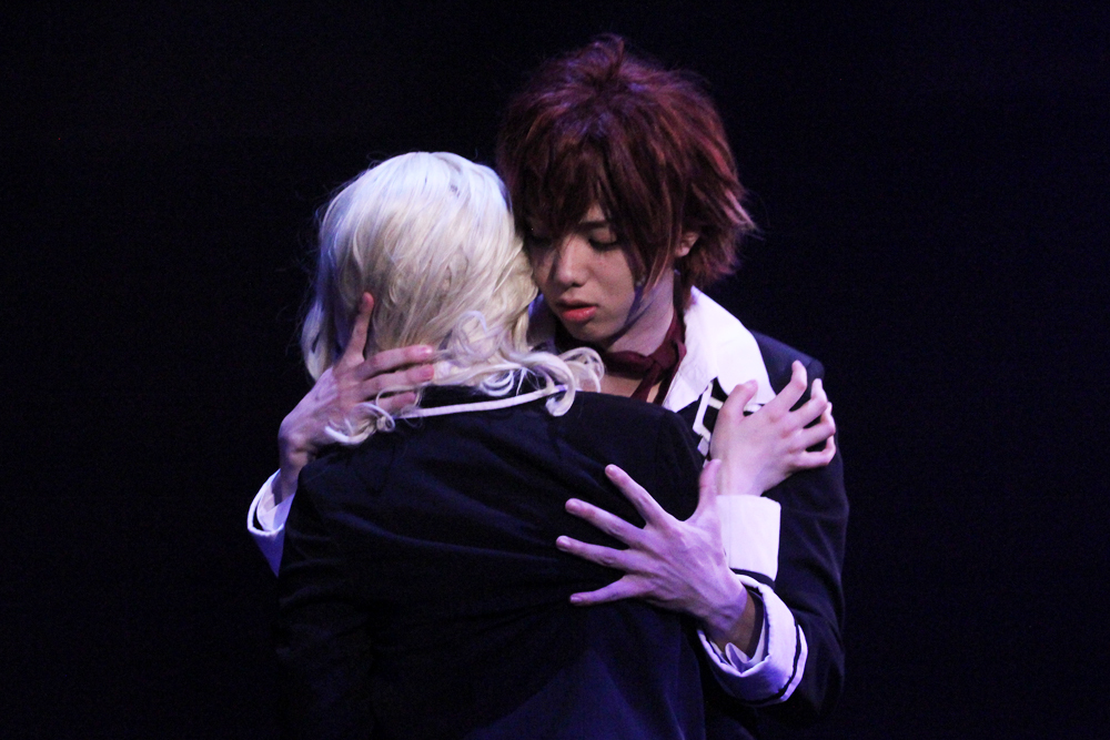Diabolik Lovers More Blood Stage Play Full “ドS”な吸血シーンに注目！ 10人のヴァンパイアによる舞台『DIABOLIK LOVERS MORE,BLOOD』開幕 | SPICE