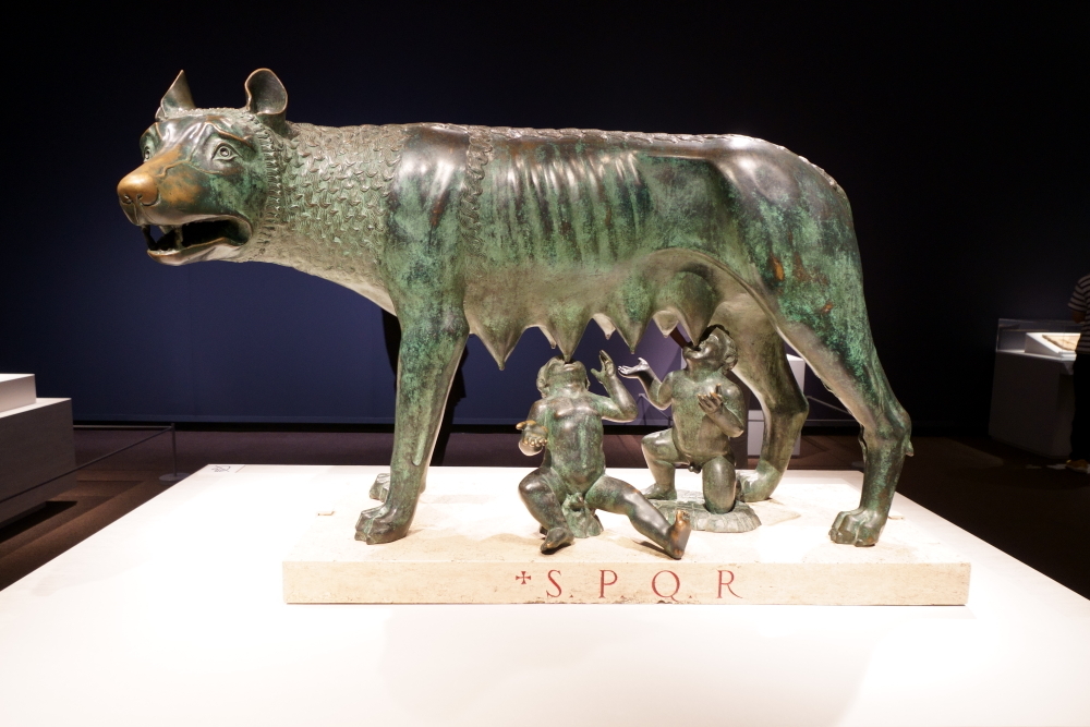 《カピトリーノの牝狼（複製）》20世紀（原作は前5世紀）、ローマ市庁舎蔵