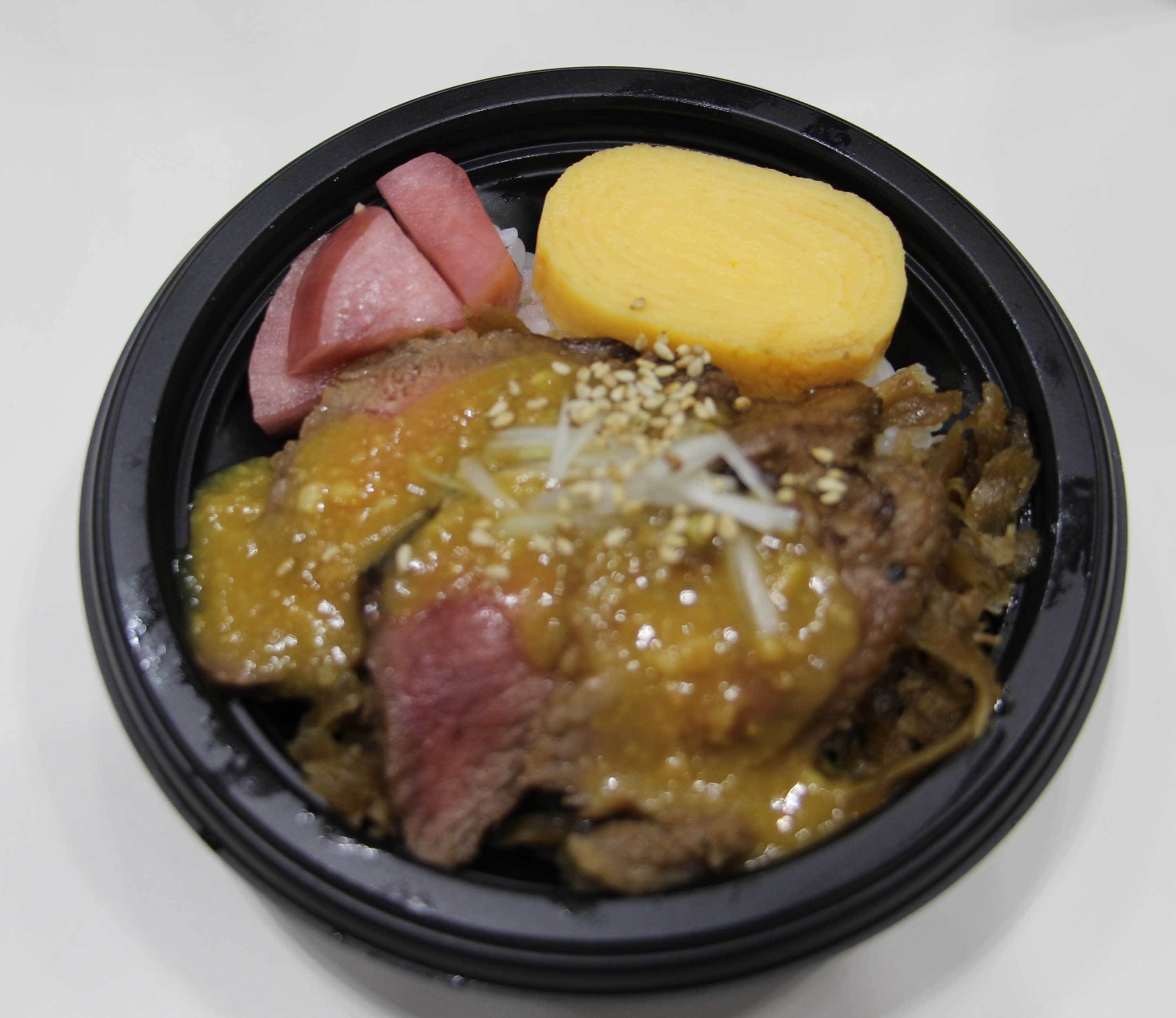 山形牛ステーキ麹味噌焼き丼 米沢琥珀堂