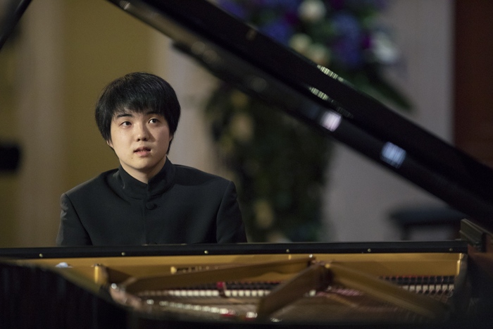 藤田真央 in 第16回チャイコフスキー国際コンクール  (C) Evgeny Evtykhov