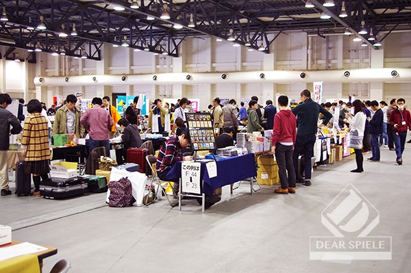 着々と設営が進む会場 (c)DEAR SPIELE