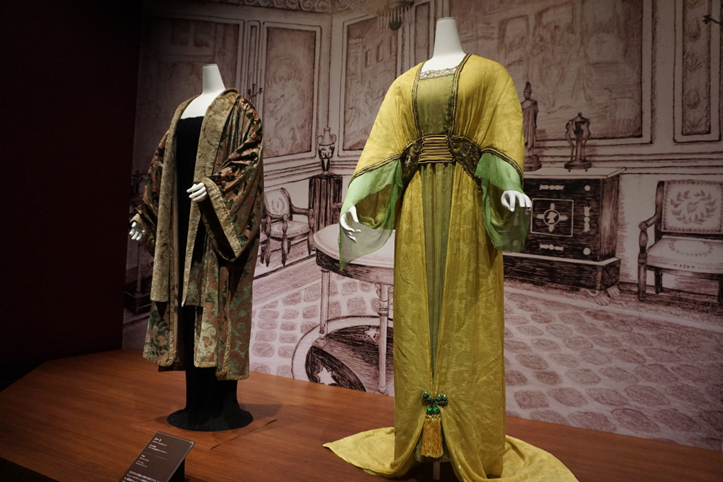 （右手前）ポール・ポワレ《イブニング・ドレス》 1913年 島根県立石見美術館所蔵