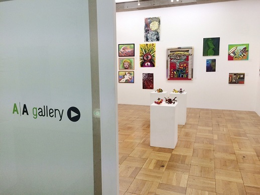 2010年、障害のある人の表現と社会をつなぐアートスペースとして、アーツ千代田 3331内にオープンしたA/A gallery