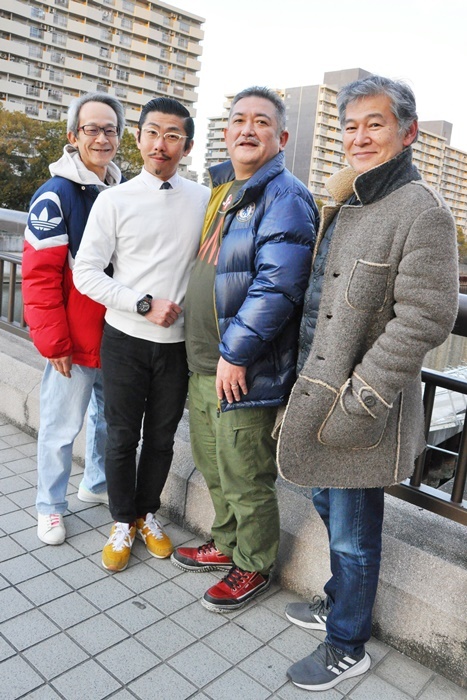 （左から）工藤俊作、村角太洋、後藤ひろひと、内藤裕敬。
