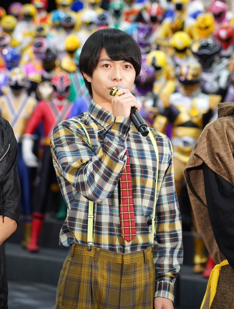 猛原禽次郎／ゴジュウイーグル役の松本仁