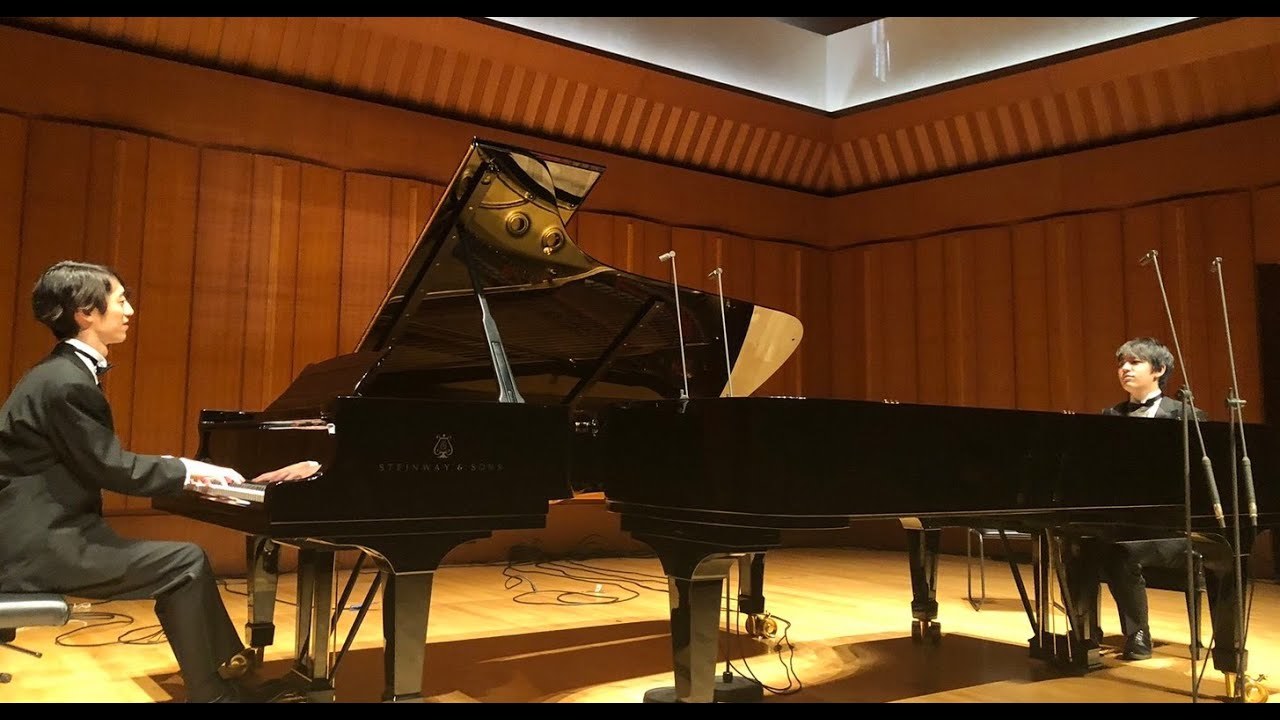 角野隼斗との2台ピアノ公演の様子。2020年は配信にて行われた