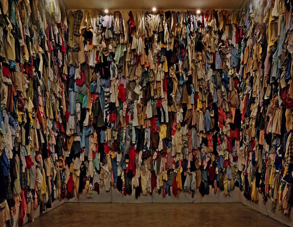 《保存室（カナダ）》 1988 / 衣類 / 作家蔵 (C) Christian Boltanski / ADAGP, Paris, 2019, (C) Yedessa Hendeles Art Foundation, Toronto, Photo by Robert Keziere