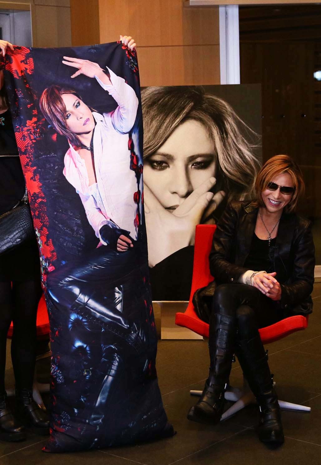 Yoshiki 最新の撮りおろし画像を使用した 特大抱き枕 発売決定 Spice エンタメ特化型情報メディア スパイス