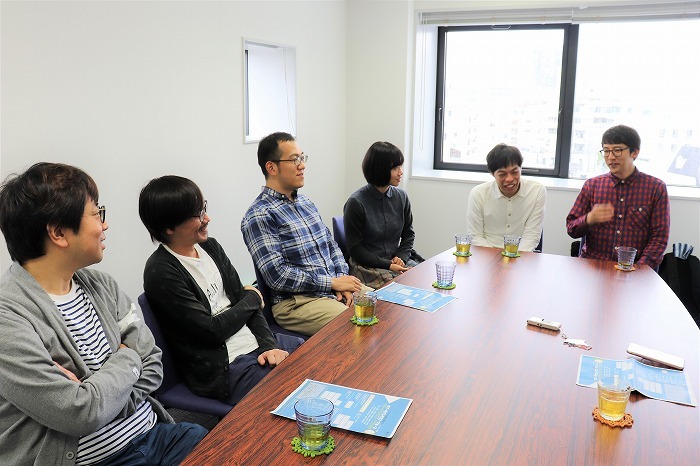 （右奥から）酒井善史、石田剛太、藤谷理子、上田誠、中川晴樹、諏訪雅