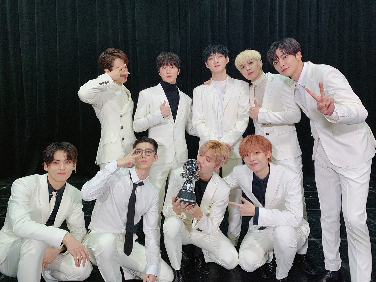 SF9 ダウォン GOOD GUY グッガイ 握手 エアハイタッチ リリイベ - K ...