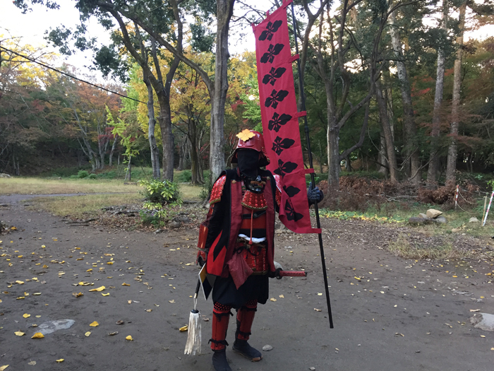 武田神社　のぼりを奪いし者