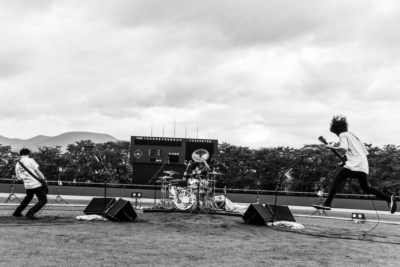 My Hair Is Bad 地元 上越市高田城址公園野球場で収録した My Hair Is Bad ライブ映像作品 Youth Baseball 公式レポート到着 Spice エンタメ特化型情報メディア スパイス