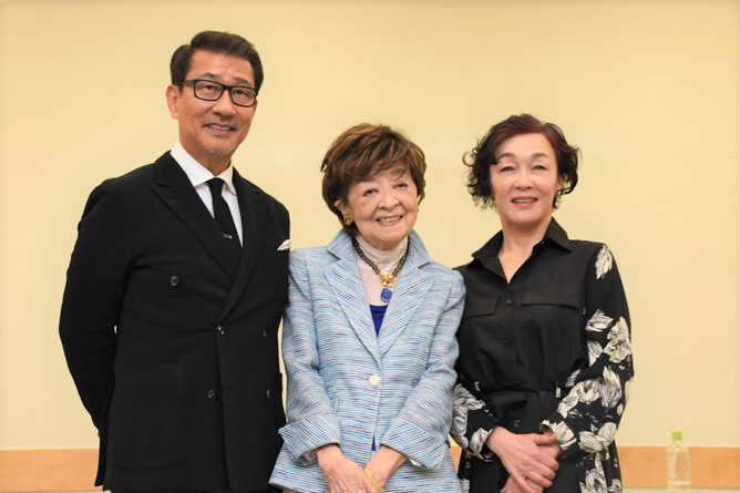 中井貴一、内館牧子、キムラ緑子（左から）