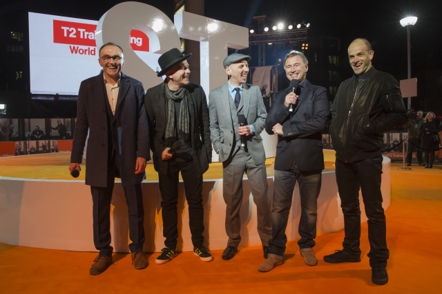 左から、ダニー・ボイル監督、ユアン・マクレガー、ユエン・ブレムナー、ロバート・カーライル、ジョニー・リー・ミラー スコットランド・エディンバラ　ワールドプレミアのようす