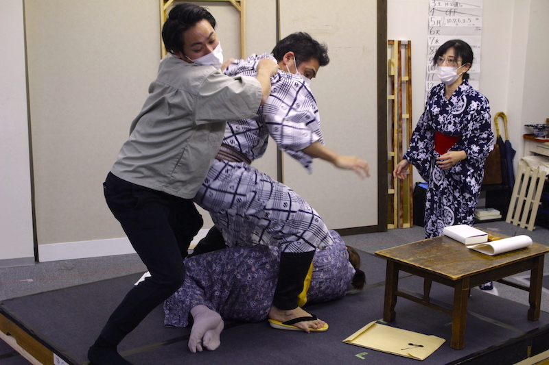 左から越塚学、近藤隼、秦由香里