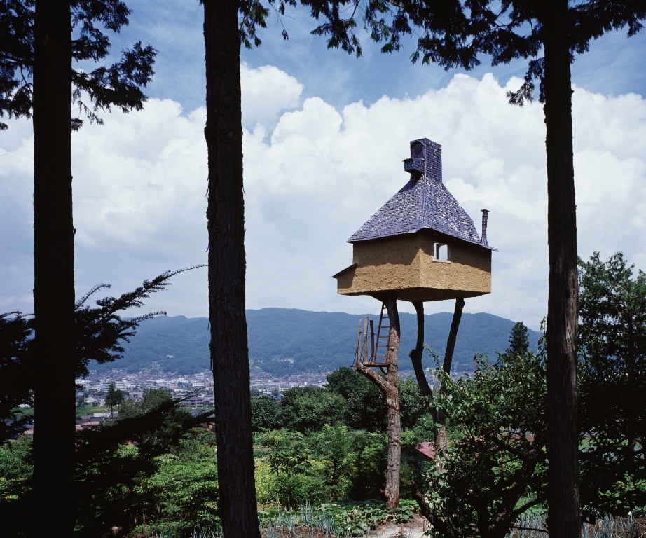 藤森照信《高過庵》（撮影：増田彰久）2004年竣工