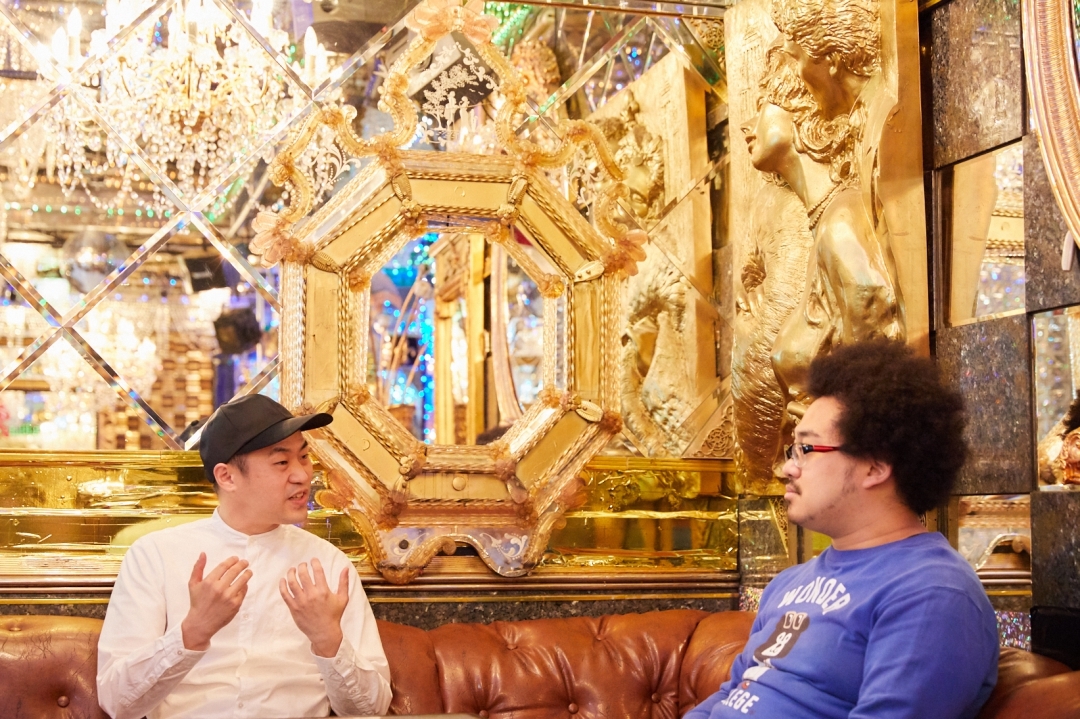 左から、柴本新悟氏（CONNECT歌舞伎町プロデューサー）、アフロマンス