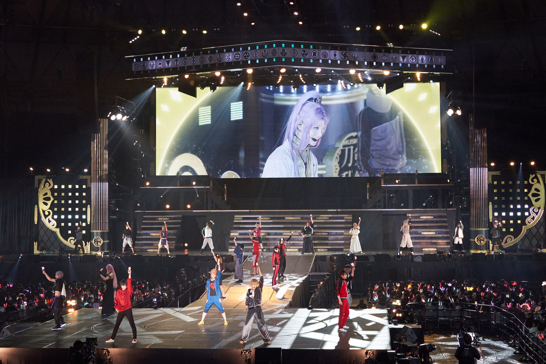 ミュージカル『刀剣乱舞』 ～真剣乱舞祭2022～が開幕 初日公演の舞台