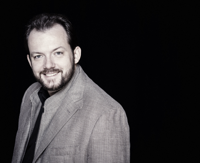 Andris Nelsons （Photo by Marco Borggreve）