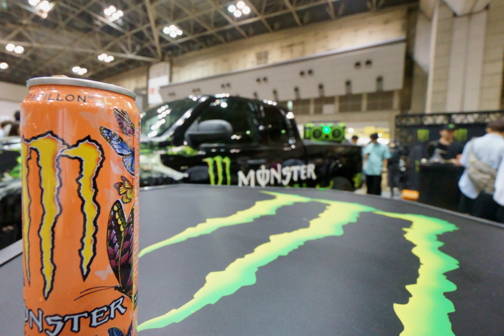 MONSTERのブースにて