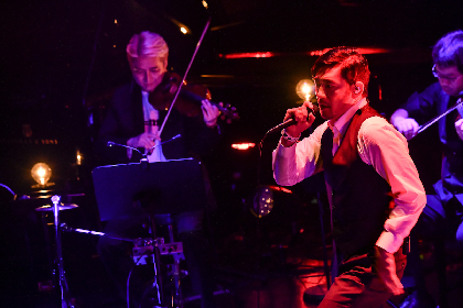 TOSHI-LOWが弦楽四重奏とともに届けた、BRAHMANの名曲たち　『ROCKIN’ QUARTET 第5章』