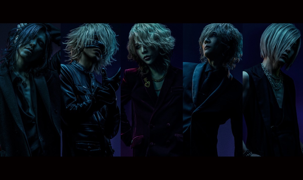 the GazettE　（写真左から2番目がREITAさん）