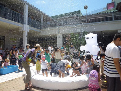 夏でも雪だるまが作れる「真夏の京セラドーム大阪で雪遊び！」（8月18日（土）開催）