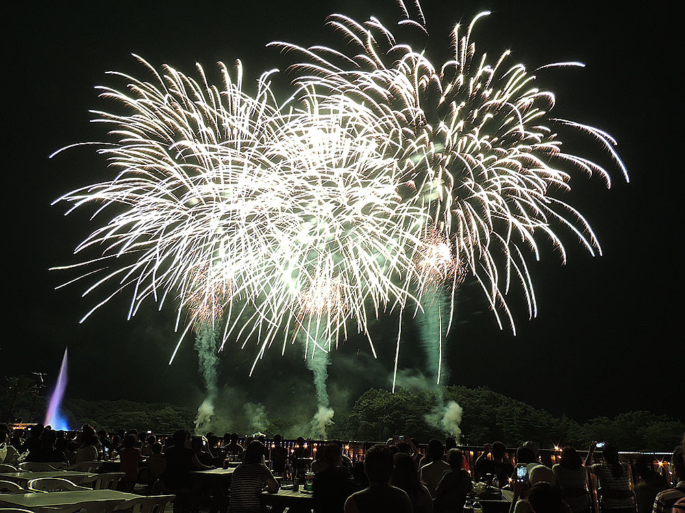 りんどう湖花火大会 7月23日から開催 地域に 元気 勇気 希望 を贈る Spice エンタメ特化型情報メディア スパイス