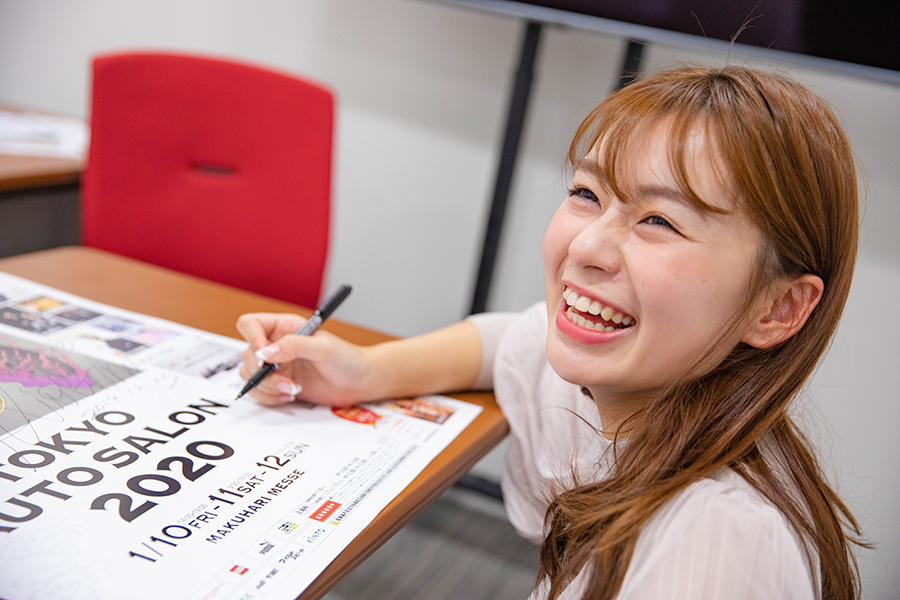 りおさんの直筆サイン入りポスターをプレゼント