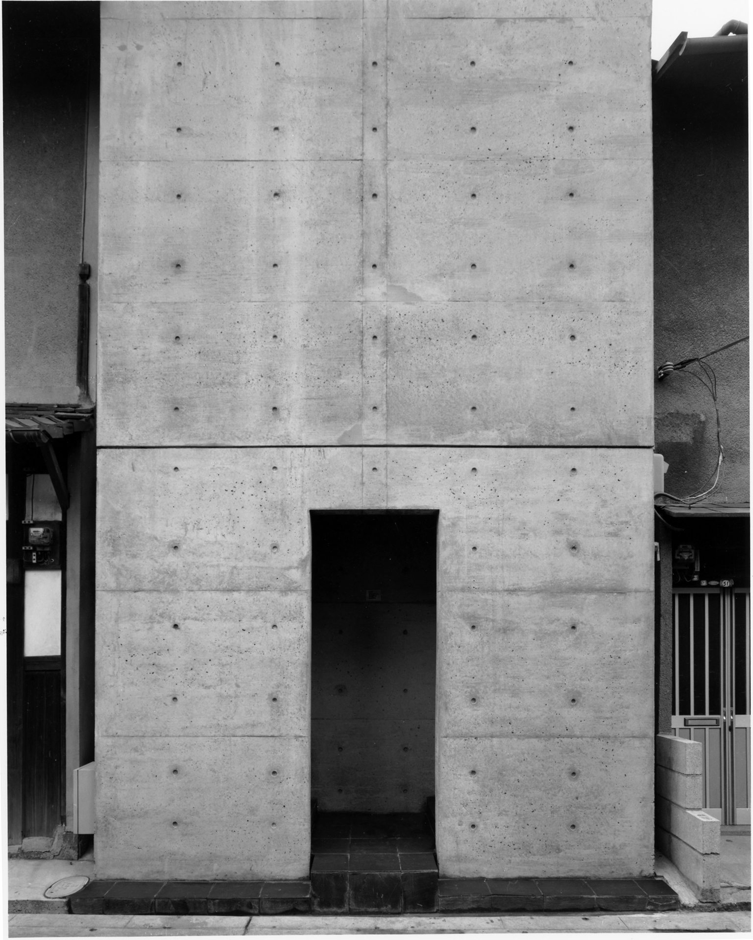 住吉の長屋，1976年，大阪府大阪市 撮影：新建築社 写真部