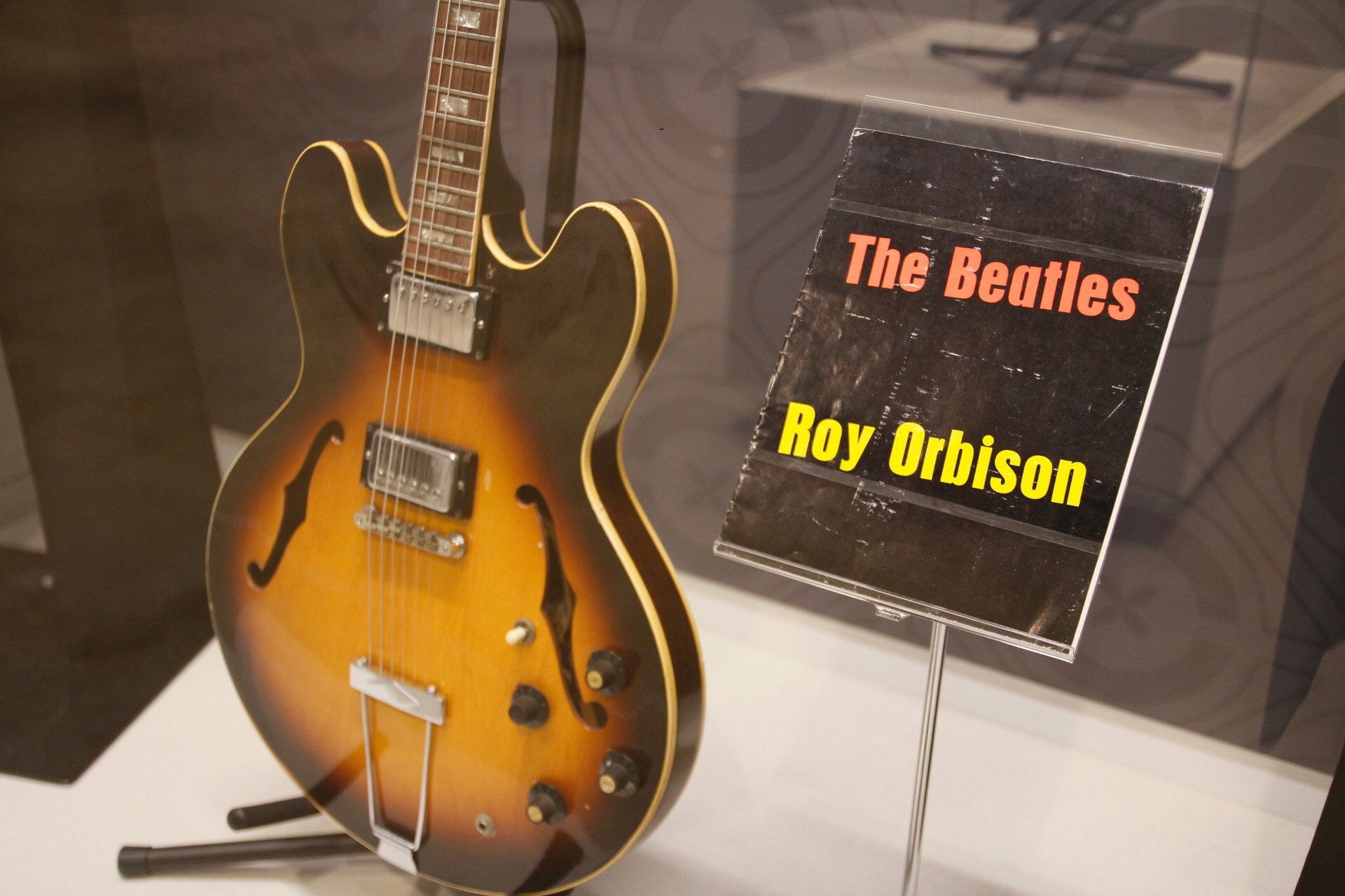 伝説のシンガー ロイ・オービンソンのギター