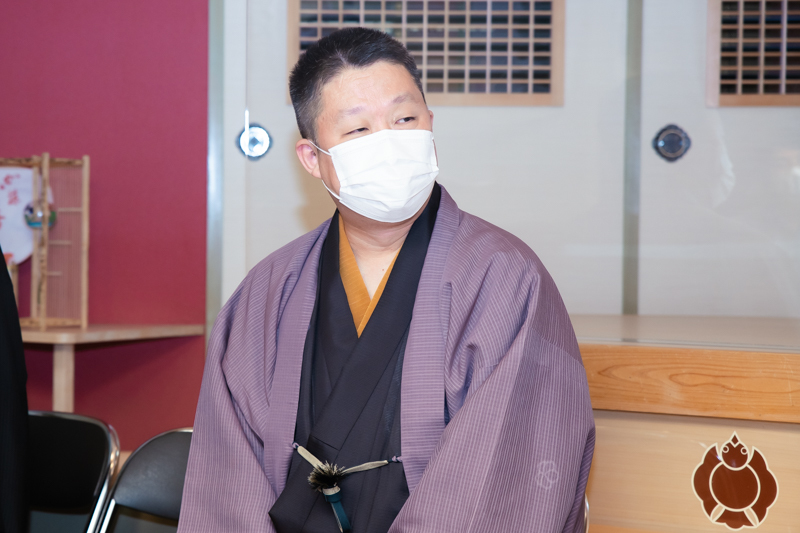講談師の宝井梅湯