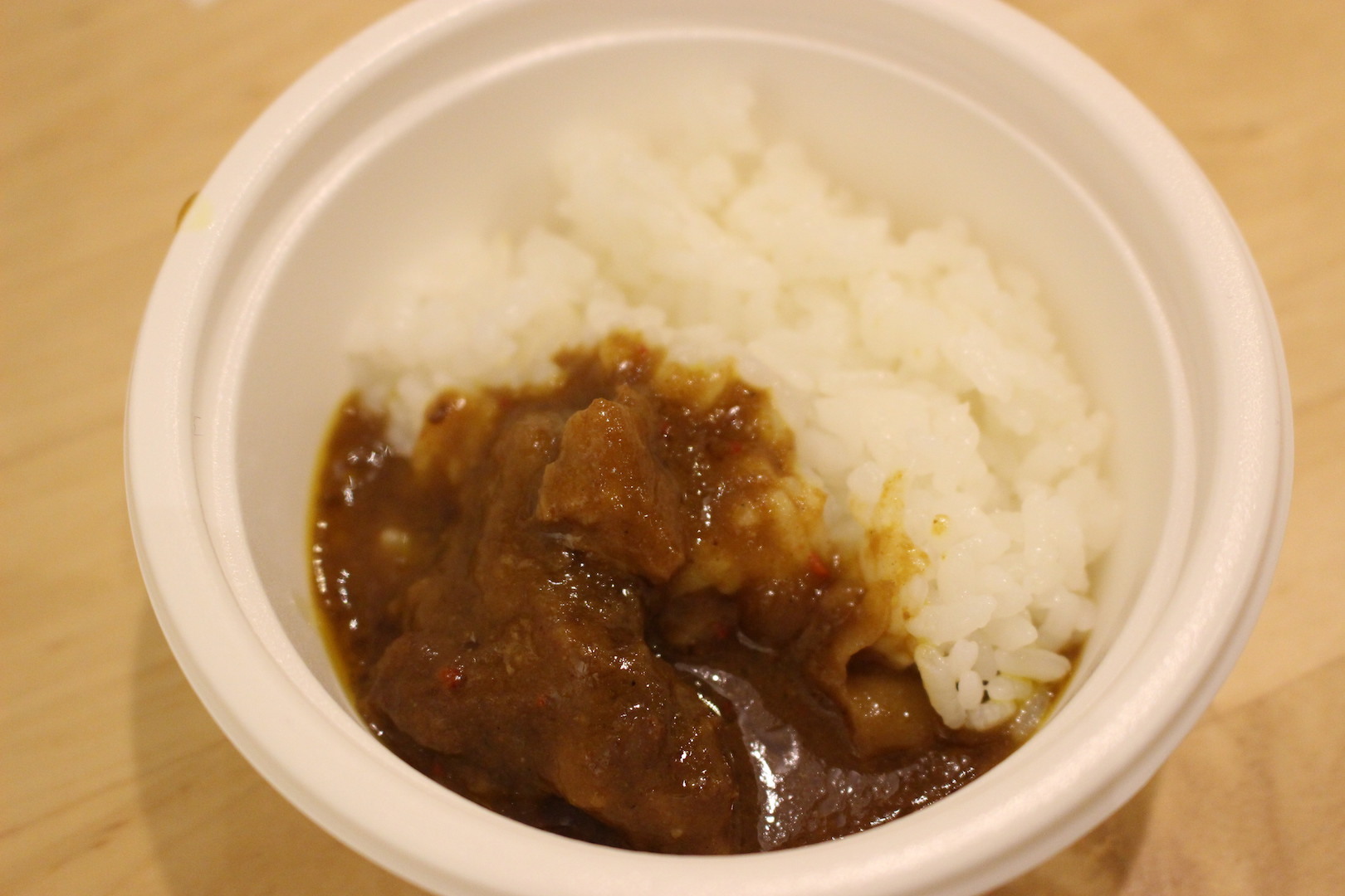 クローバー「牛すじカレー」