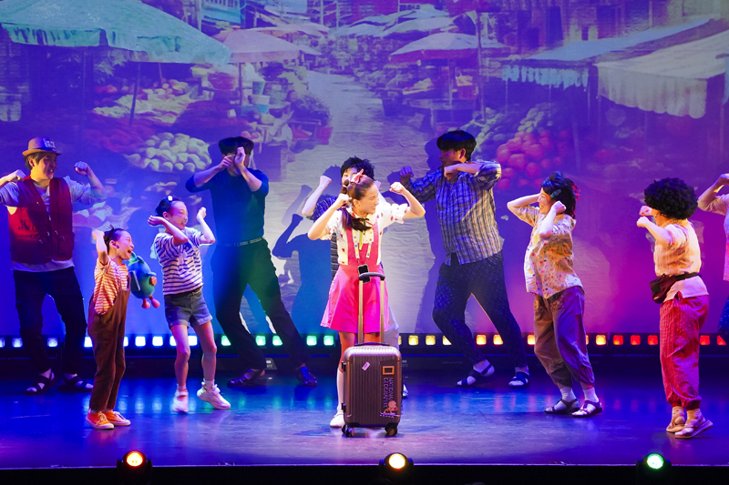 『すいかのプール』（撮影：友澤綾乃）