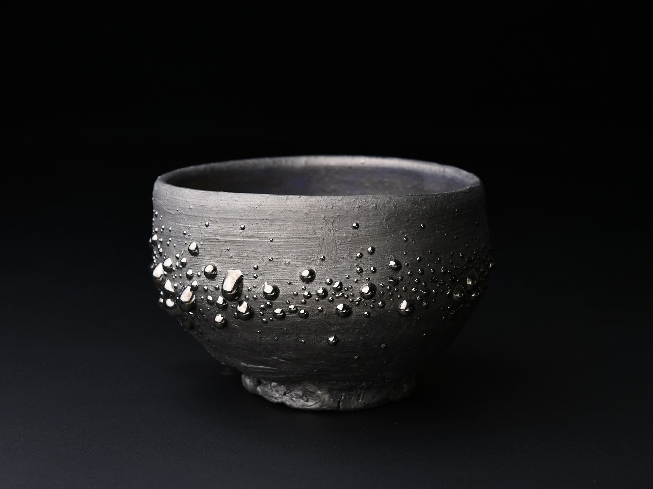 桑田卓郎「黒銀滴茶碗」 4-4 銀座黒田陶苑