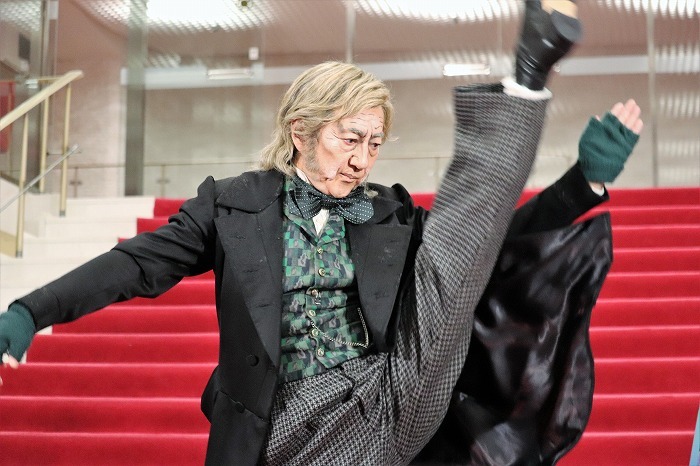 70歳にしてこの身体の柔らかさ！　恐れ入ります。