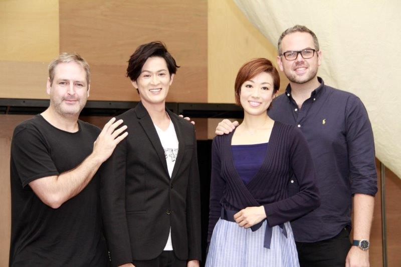 ニック・ウィンストン、新納慎也、北翔海莉、トム・サザーランド