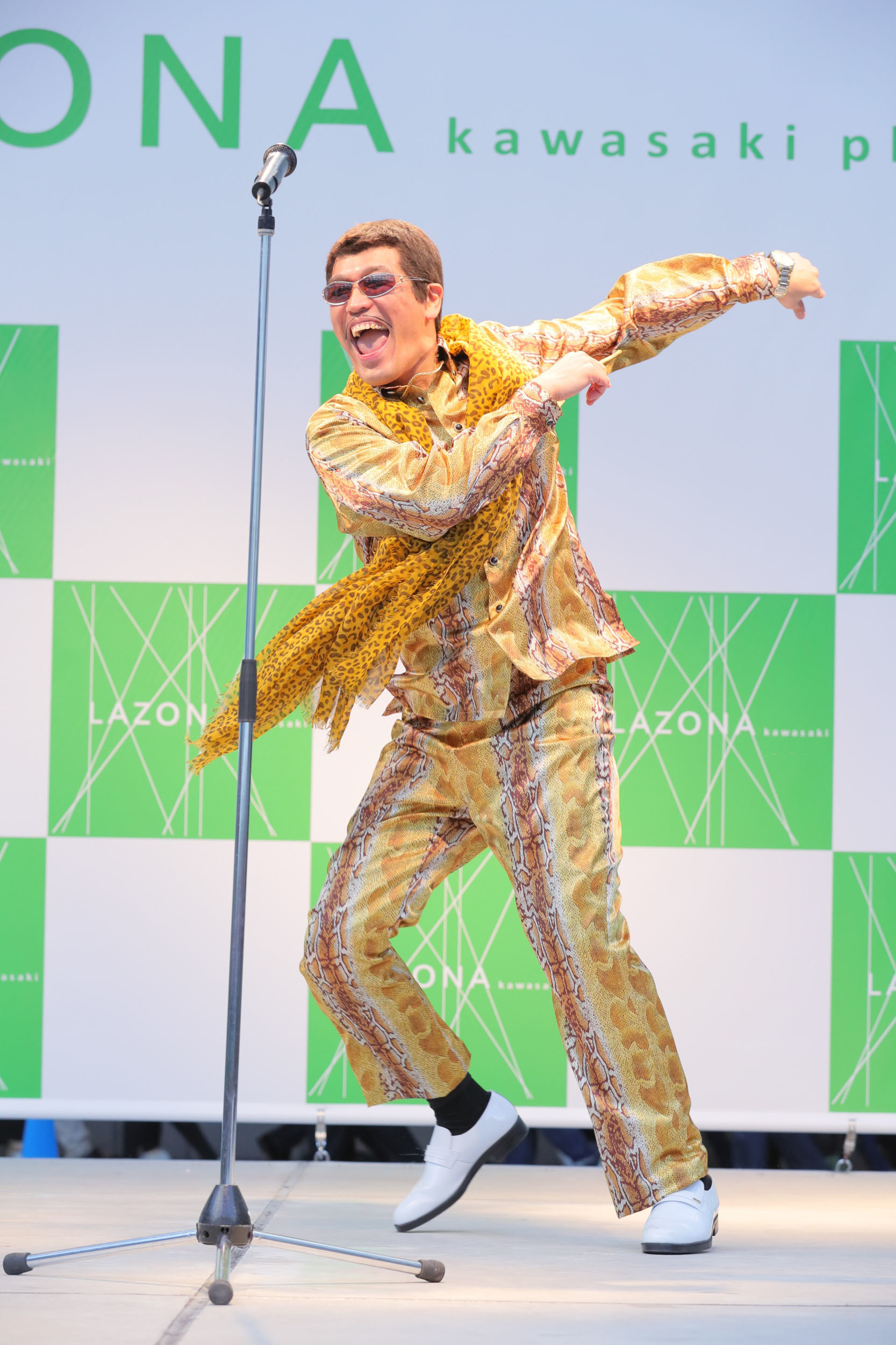 ピコ太郎 ラゾーナ川崎プラザ