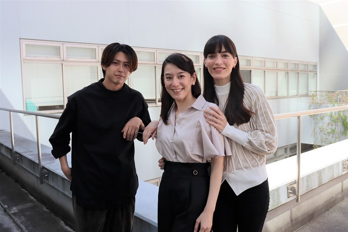 （左から）鈴木勝大、瀬戸カトリーヌ、太田緑ロランス