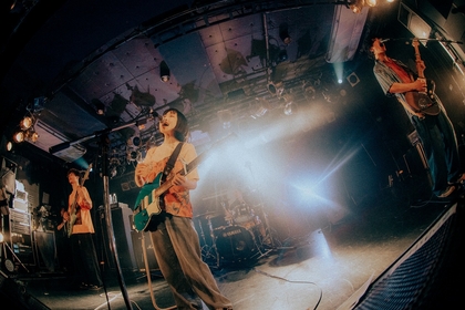 レイラ　「またライブハウスで絶対会おう！」――これぞレイラと言える轟音のオルタナロックを放った9周年記念ワンマン公演レポート