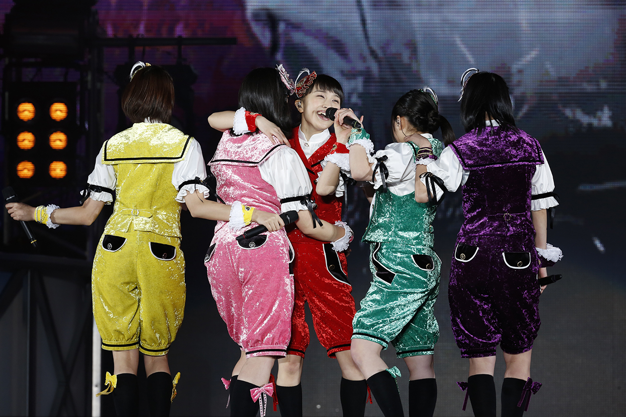 ももいろクローバーZ 　Photo by HAJIME KAMIIISAKA+Z